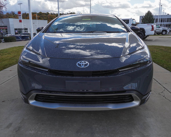 2026 Toyota Prius Plug-In Hybrid Image 2 of 42