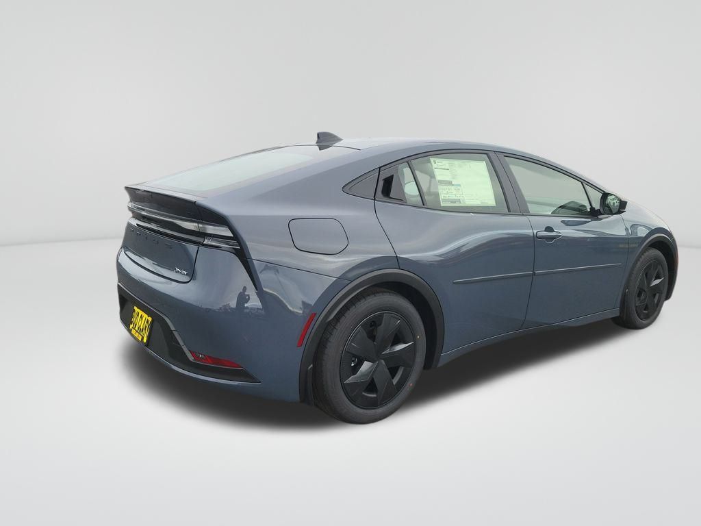 2026 Toyota Prius Plug-In Hybrid SE Image 5 of 31