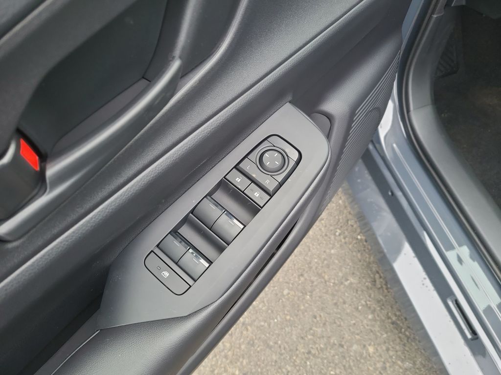 2026 Toyota Prius Plug-In Hybrid SE Image 29 of 31