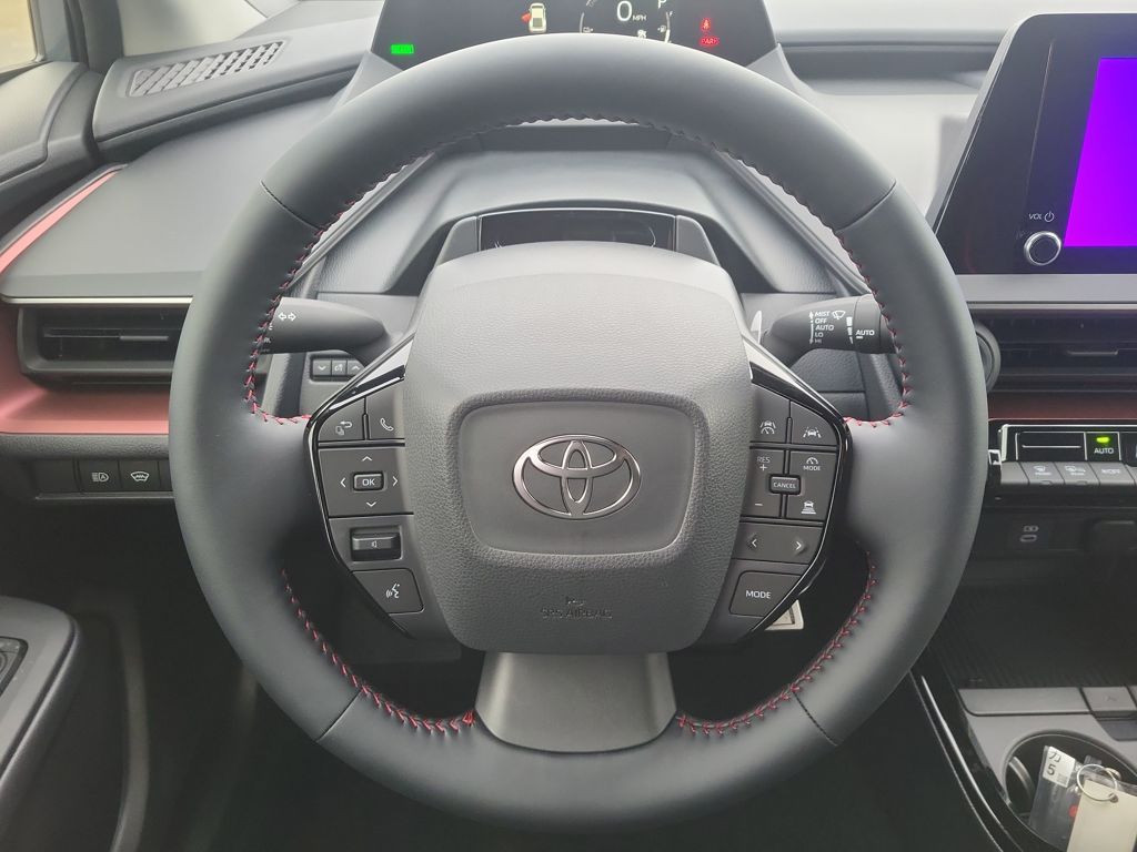 2026 Toyota Prius Plug-In Hybrid SE Image 18 of 31