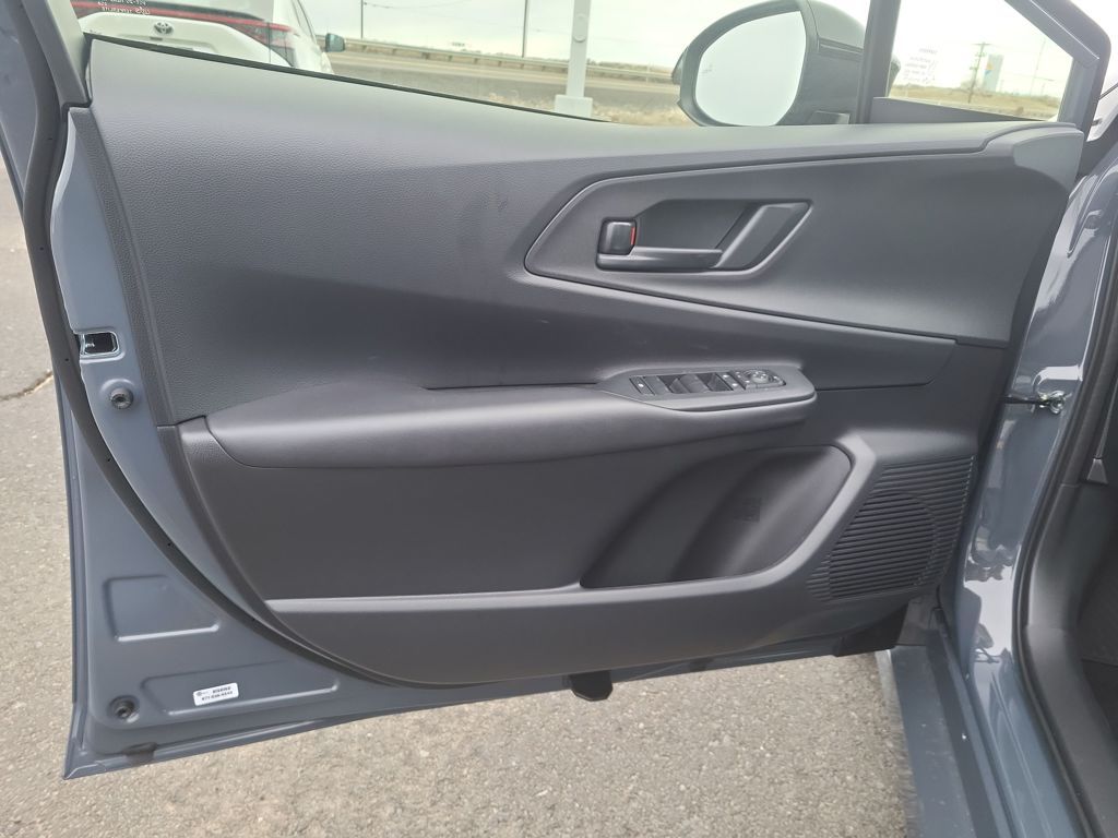 2026 Toyota Prius Plug-In Hybrid SE Image 22 of 31