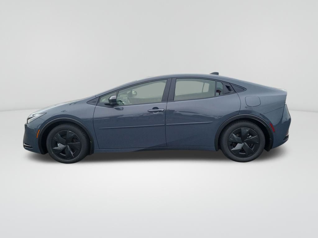 2026 Toyota Prius Plug-In Hybrid SE Image 8 of 31