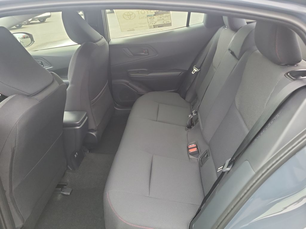 2026 Toyota Prius Plug-In Hybrid SE Image 14 of 31