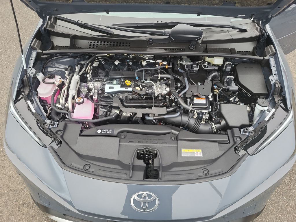 2026 Toyota Prius Plug-In Hybrid SE Image 9 of 31