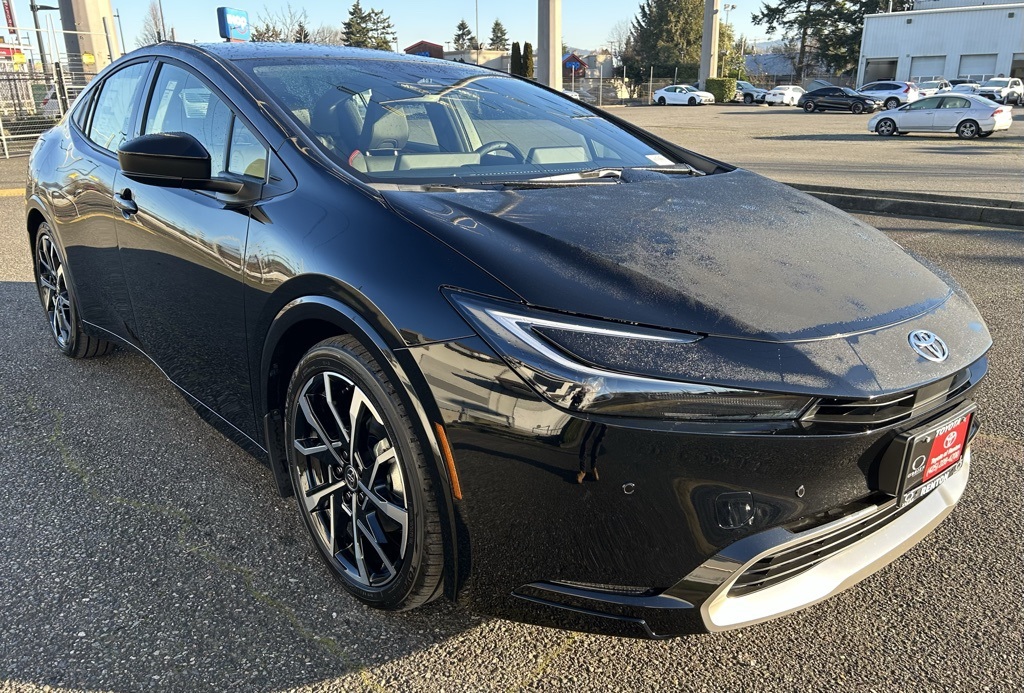 2026 Toyota Prius Plug-In Hybrid XSE Image 2 of 27