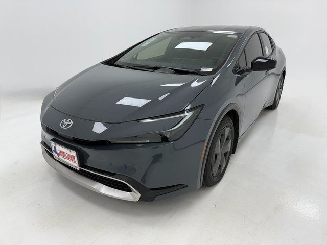 2026 Toyota Prius Plug-In Hybrid SE Image 2 of 41