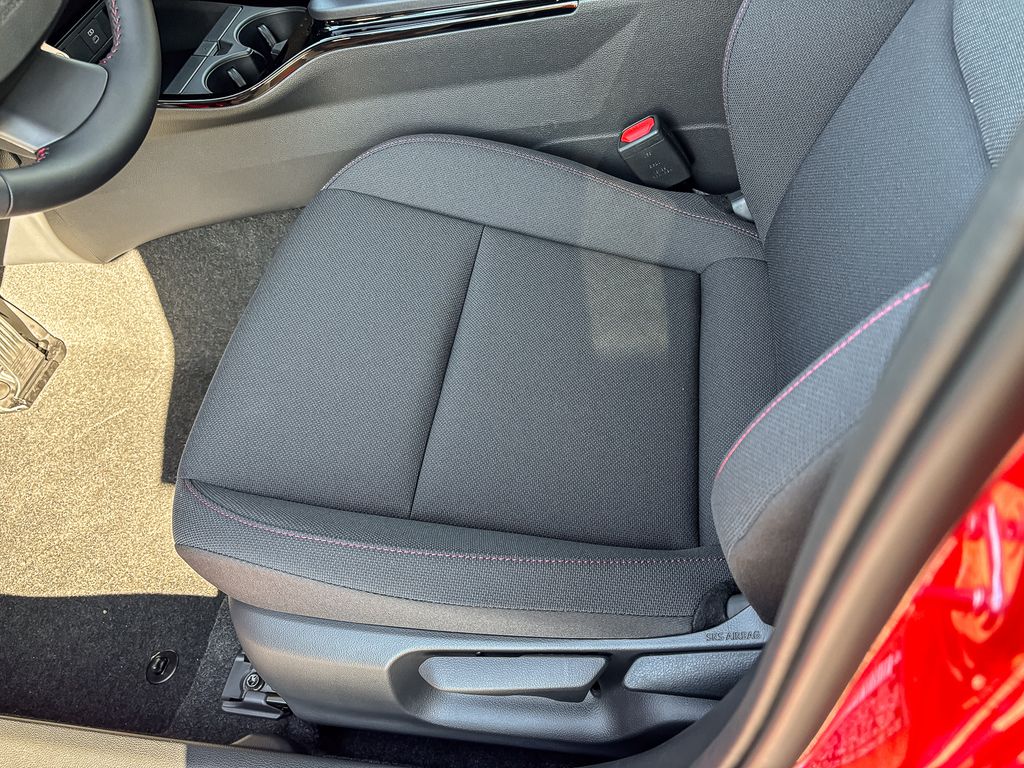 2026 Toyota Prius Plug-In Hybrid SE Image 24 of 25