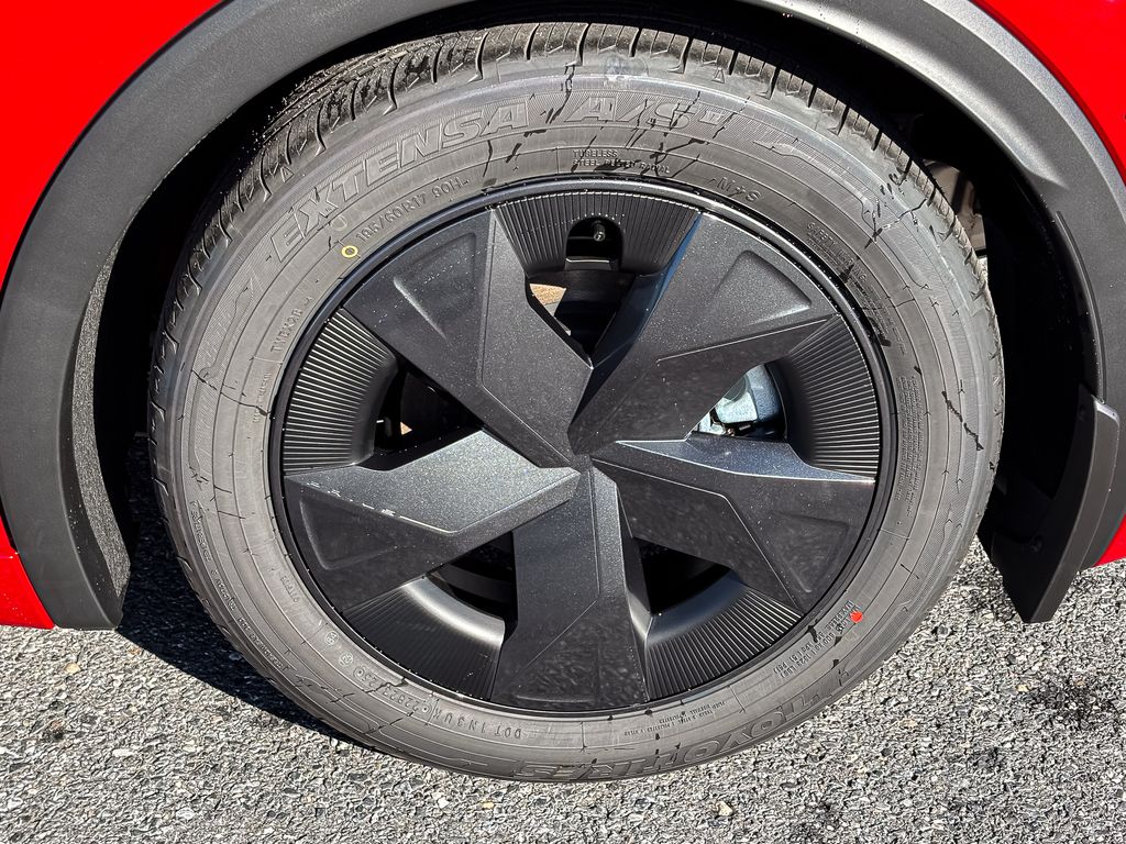 2026 Toyota Prius Plug-In Hybrid SE Image 5 of 25