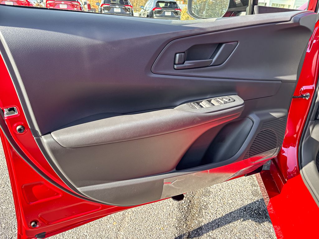 2026 Toyota Prius Plug-In Hybrid SE Image 18 of 25