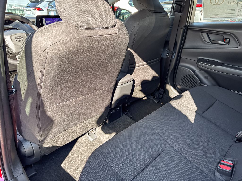 2026 Toyota Prius Plug-In Hybrid SE Image 8 of 25