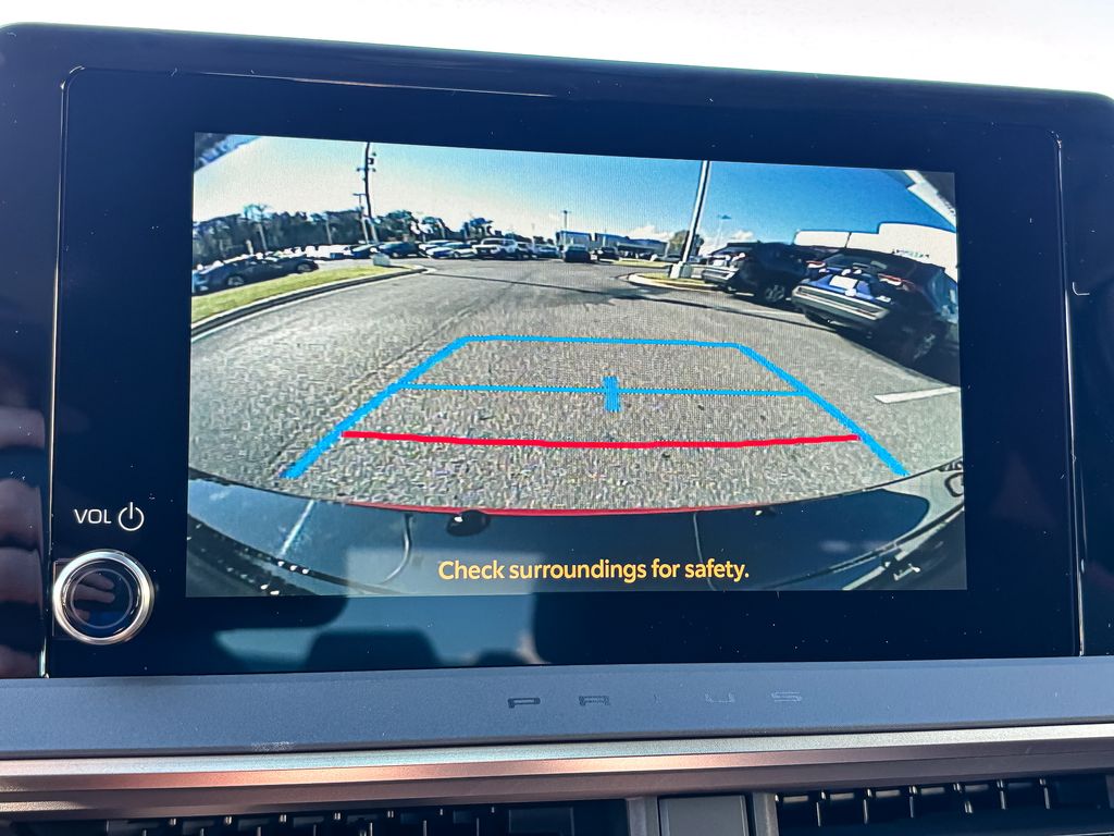 2026 Toyota Prius Plug-In Hybrid SE Image 17 of 25