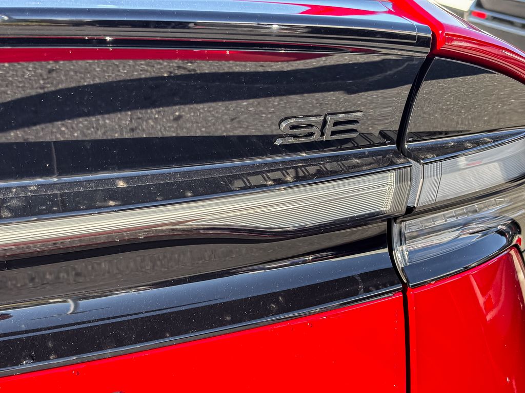 2026 Toyota Prius Plug-In Hybrid SE Image 6 of 25