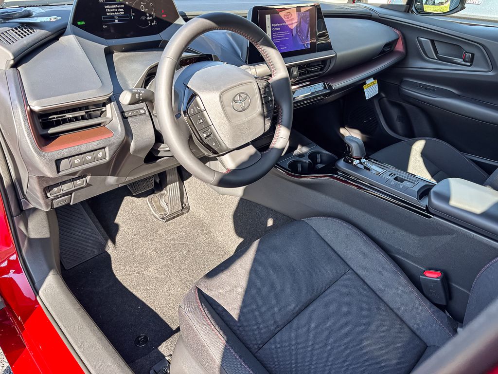 2026 Toyota Prius Plug-In Hybrid SE Image 21 of 25