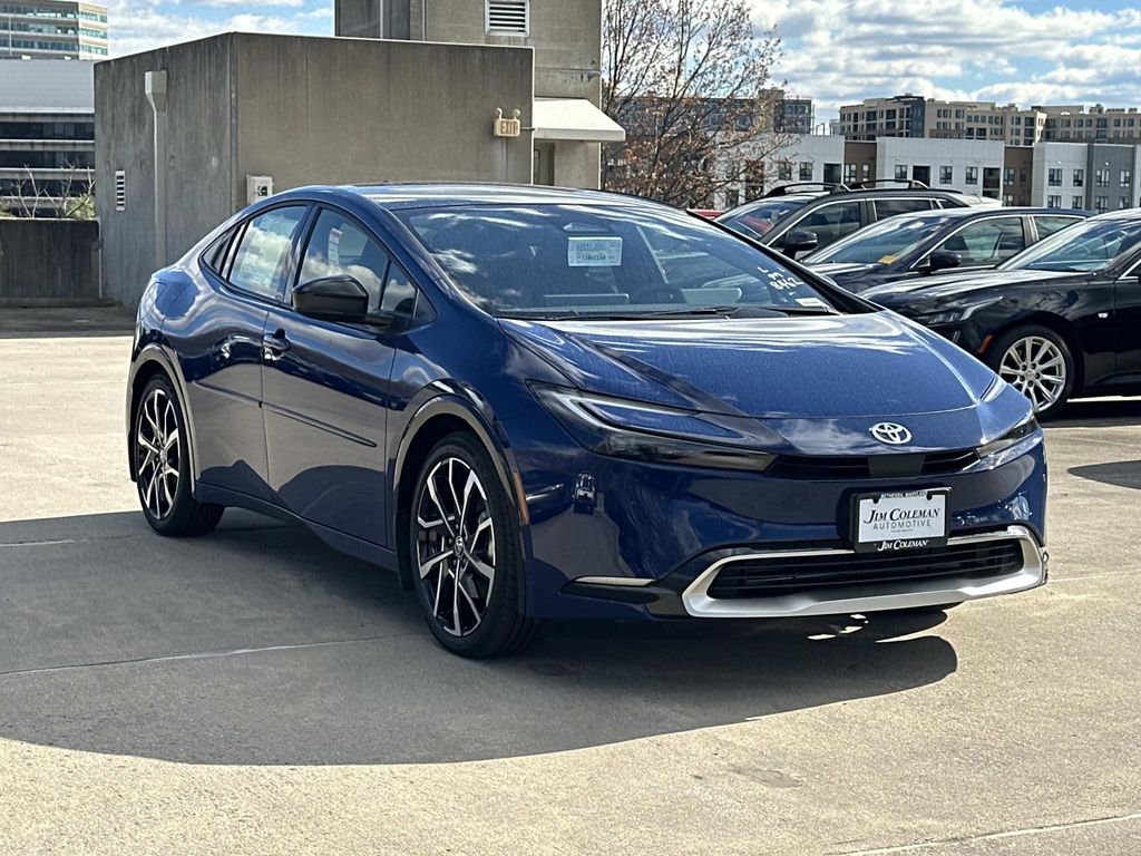 2026 Toyota Prius Plug-In Hybrid XSE Image 3 of 19