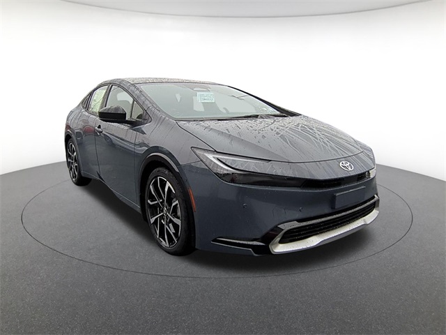 2026 Toyota Prius Plug-In Hybrid XSE Premium Image 2 of 9