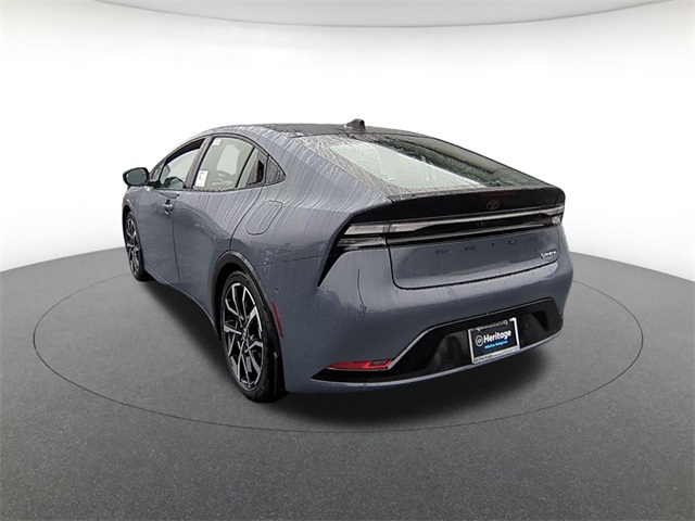 2026 Toyota Prius Plug-In Hybrid XSE Premium Image 5 of 9