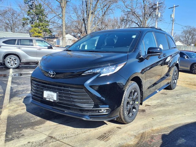 2026 Toyota Sienna Woodland Edition Image 1 of 30