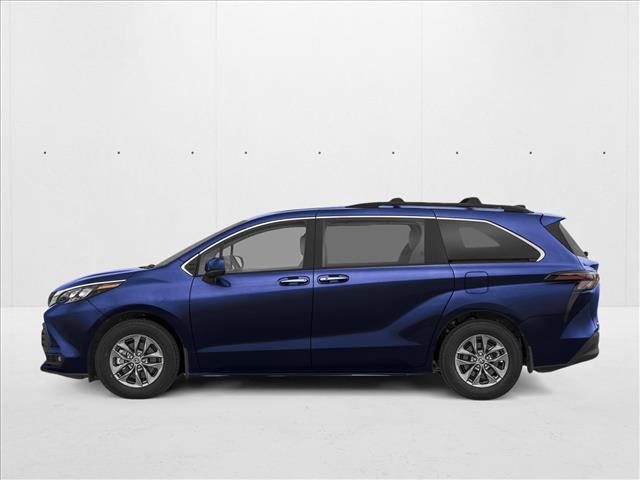 2026 Toyota Sienna XLE Image 3 of 11