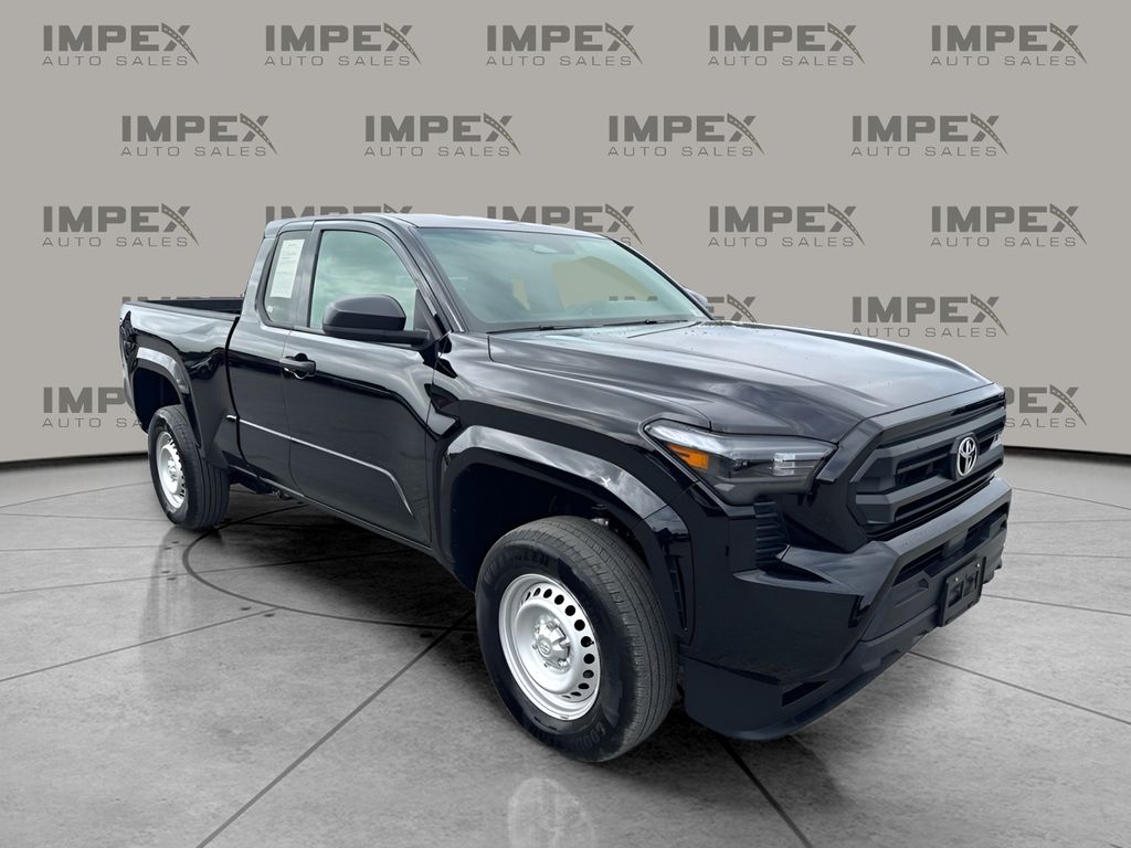 2026 Toyota Tacoma SR5 Image 3 of 31