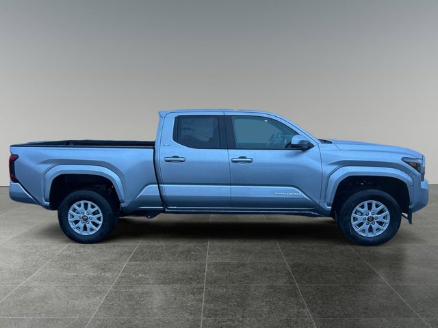 2026 Toyota Tacoma SR5 Image 3 of 32