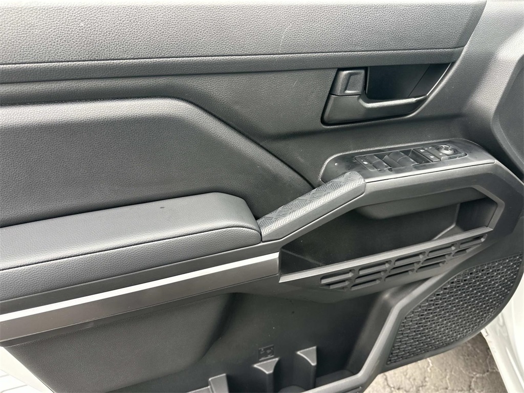 2026 Toyota Tacoma SR5 Image 18 of 31