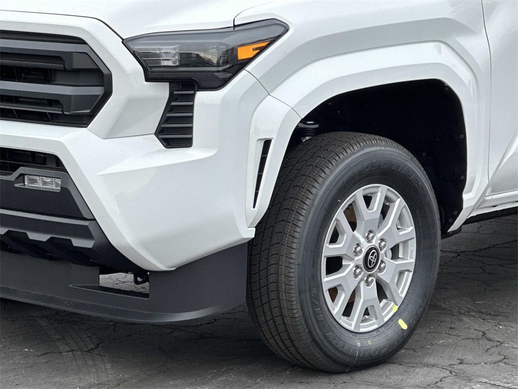 2026 Toyota Tacoma SR5 Image 9 of 31