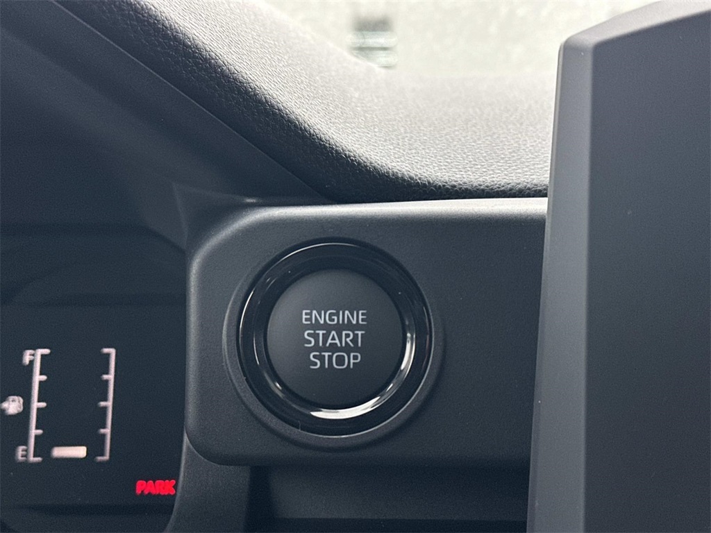 2026 Toyota Tacoma SR5 Image 19 of 31