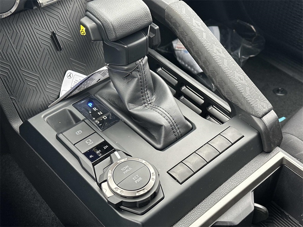 2026 Toyota Tacoma SR5 Image 17 of 31