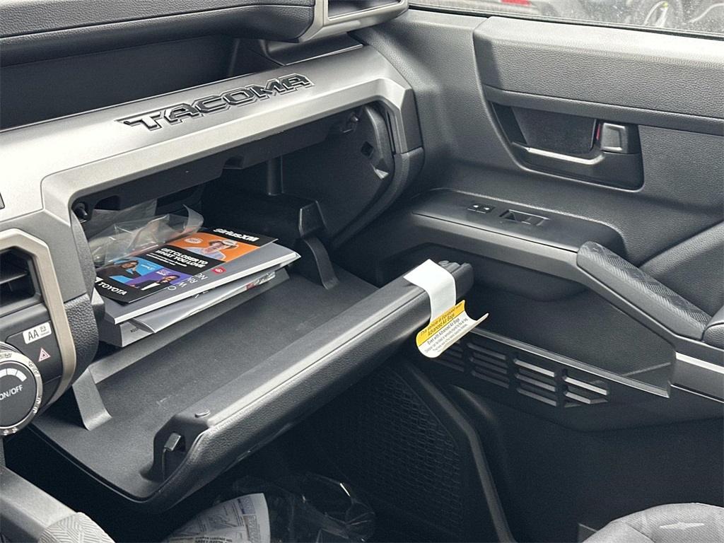 2026 Toyota Tacoma SR5 Image 25 of 31