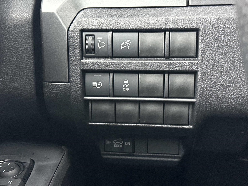 2026 Toyota Tacoma SR5 Image 28 of 31