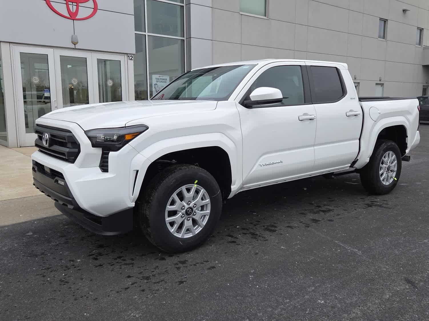 2026 Toyota Tacoma SR5 Image 1 of 41