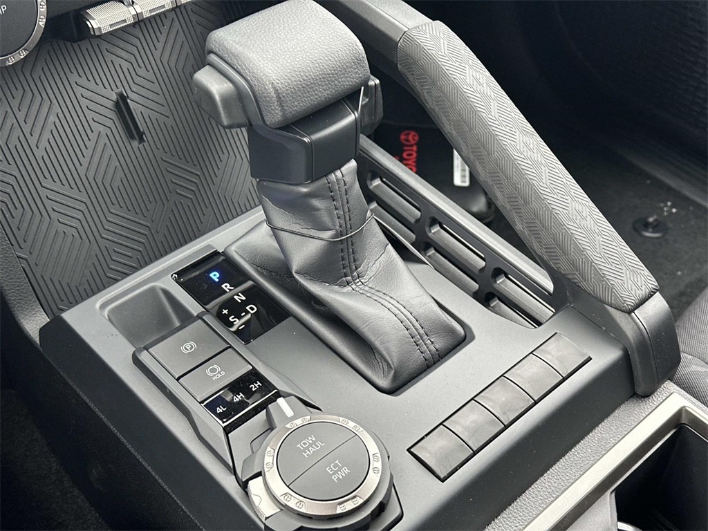 2026 Toyota Tacoma SR5 Image 17 of 31