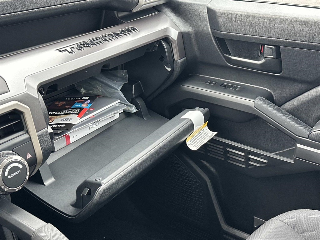 2026 Toyota Tacoma SR5 Image 27 of 31