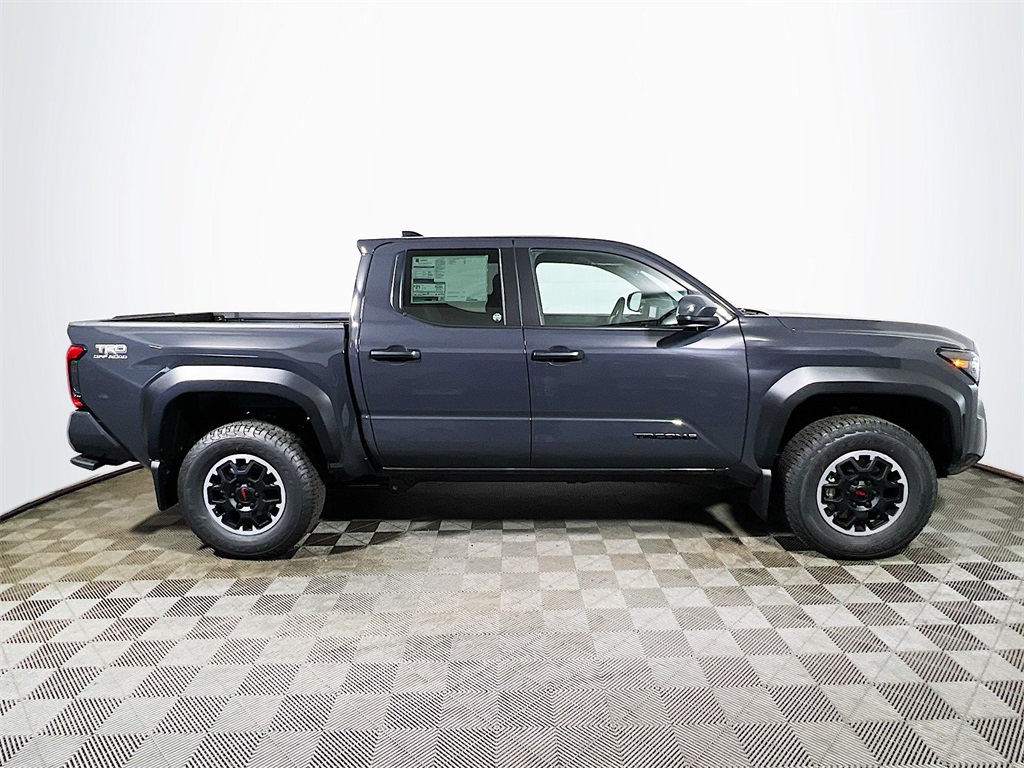 2026 Toyota Tacoma 4WD Image 4 of 31
