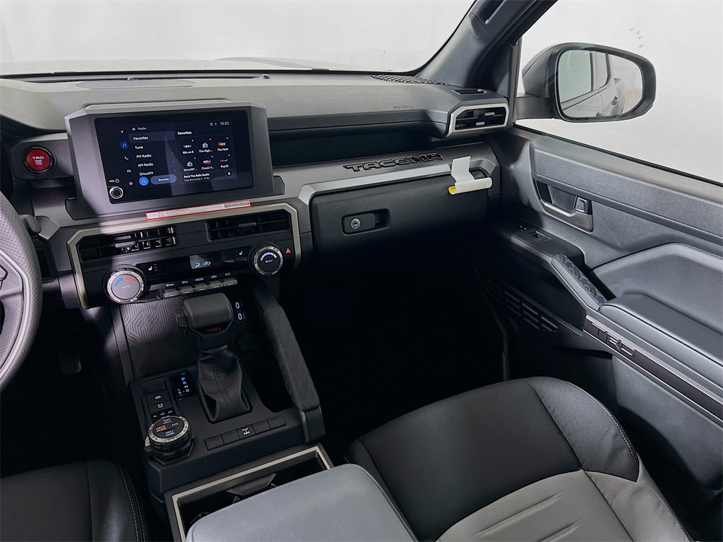 2026 Toyota Tacoma 4WD Image 17 of 31