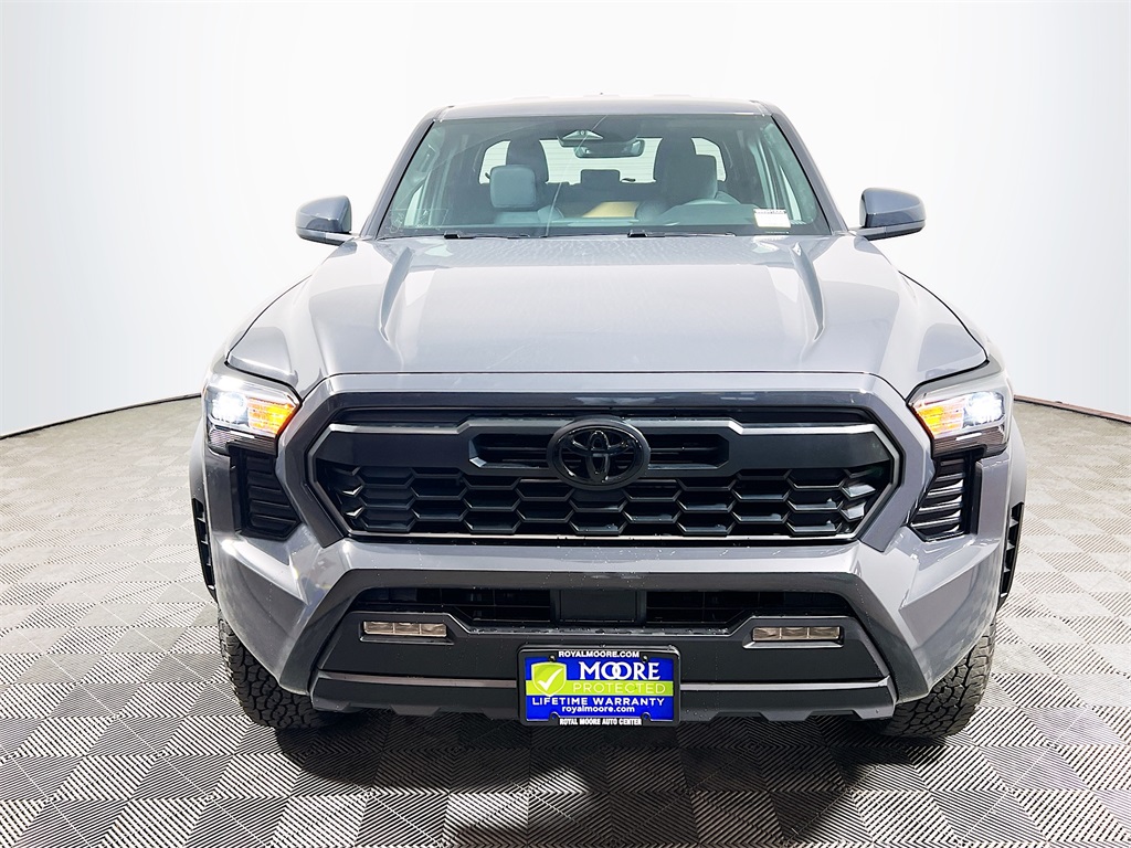 2026 Toyota Tacoma 4WD Image 2 of 31