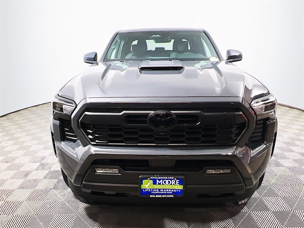 2026 Toyota Tacoma TRD Sport Image 2 of 31