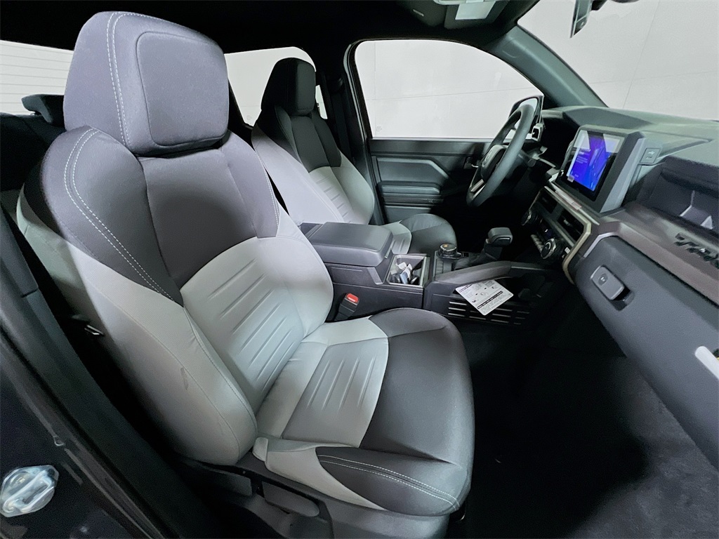 2026 Toyota Tacoma TRD Sport Image 11 of 31