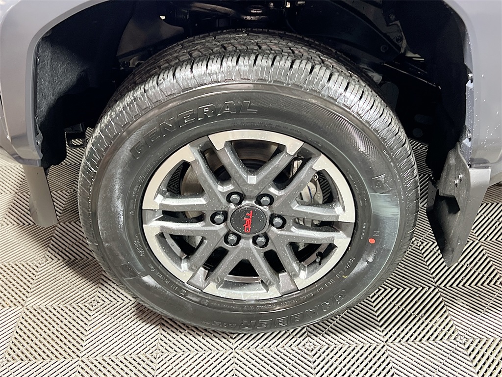 2026 Toyota Tacoma TRD Sport Image 9 of 31