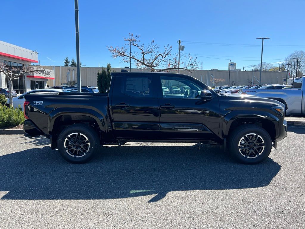 2026 Toyota Tacoma TRD Sport Image 3 of 25