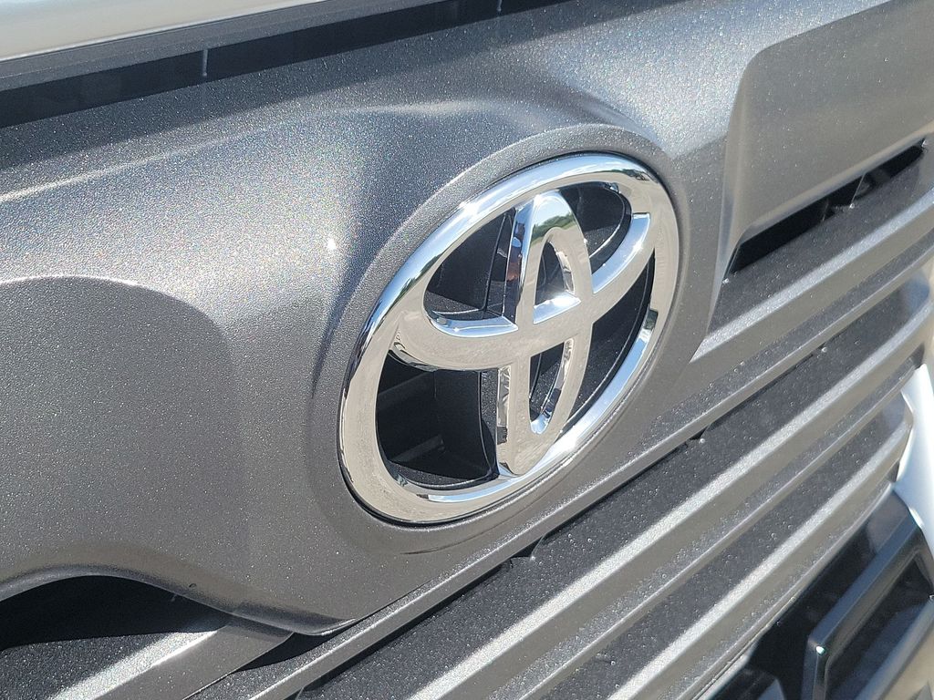 2026 Toyota Tundra Limited Image 36 of 49