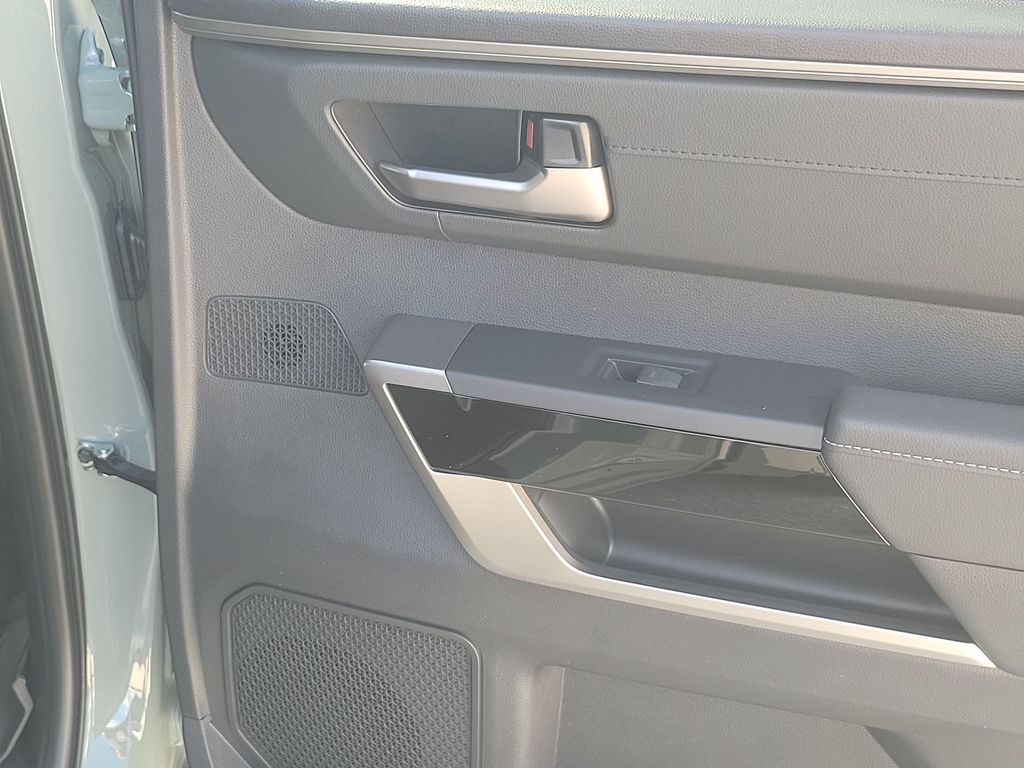 2026 Toyota Tundra Limited Image 31 of 49