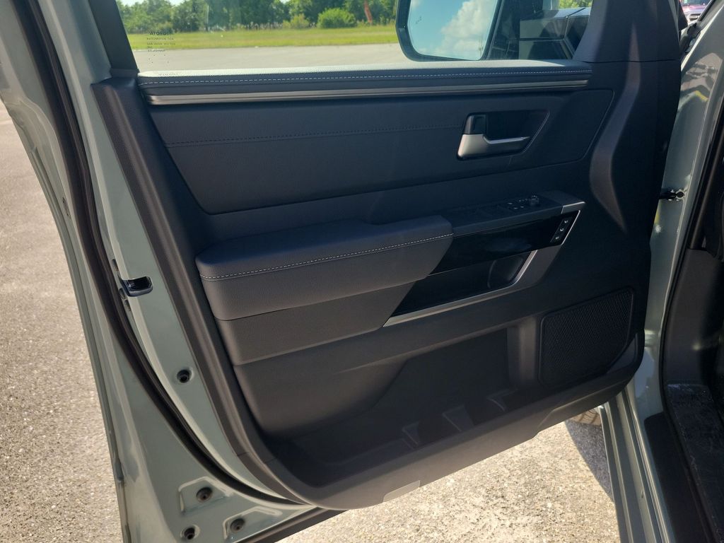 2026 Toyota Tundra Limited Image 19 of 49