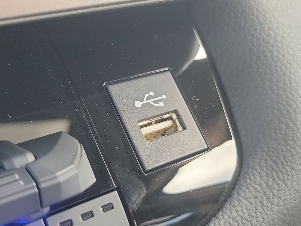 2026 Toyota Tundra Limited Image 39 of 49