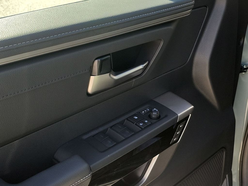 2026 Toyota Tundra Limited Image 28 of 49