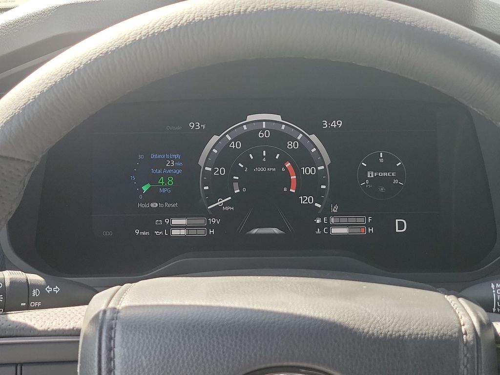 2026 Toyota Tundra Limited Image 24 of 49