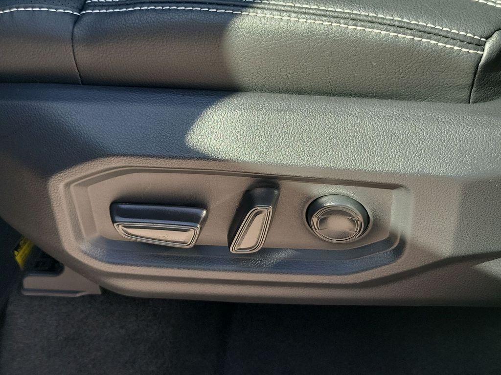 2026 Toyota Tundra Limited Image 41 of 49