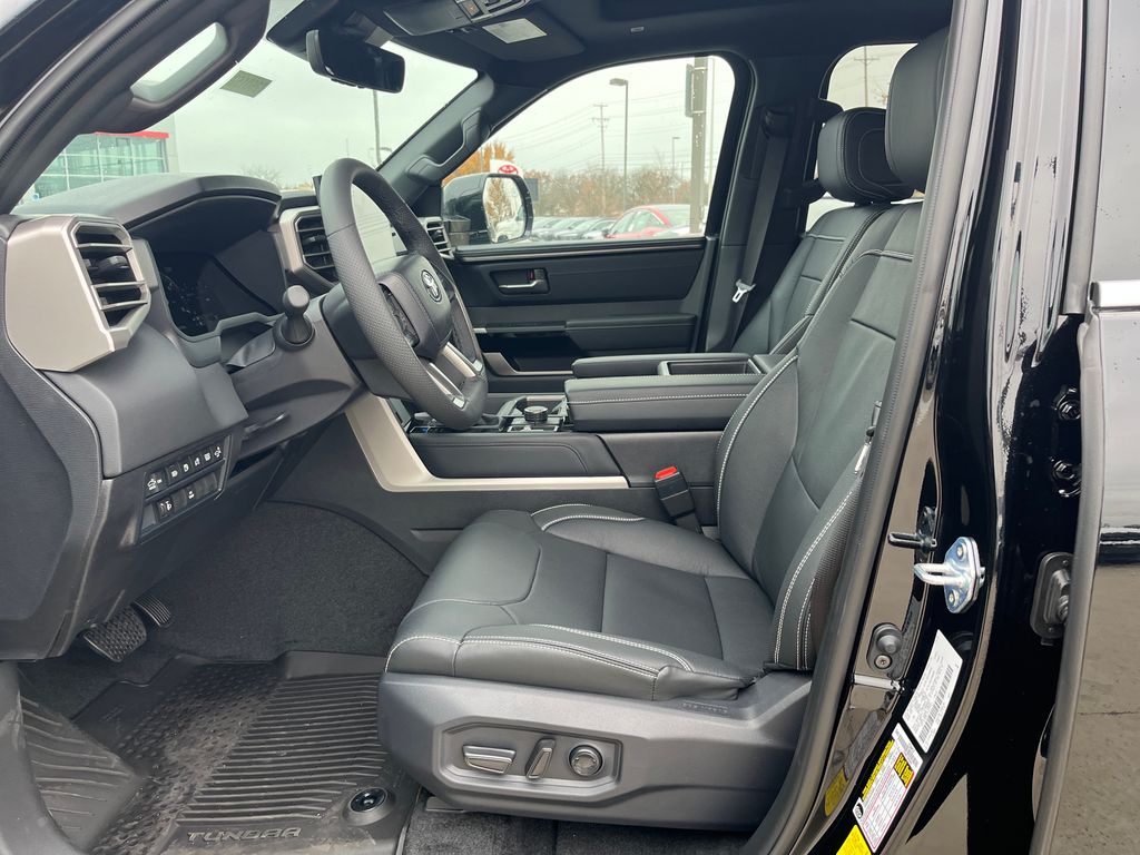 2026 Toyota Tundra 4WD Limited Hybrid Image 14 of 28
