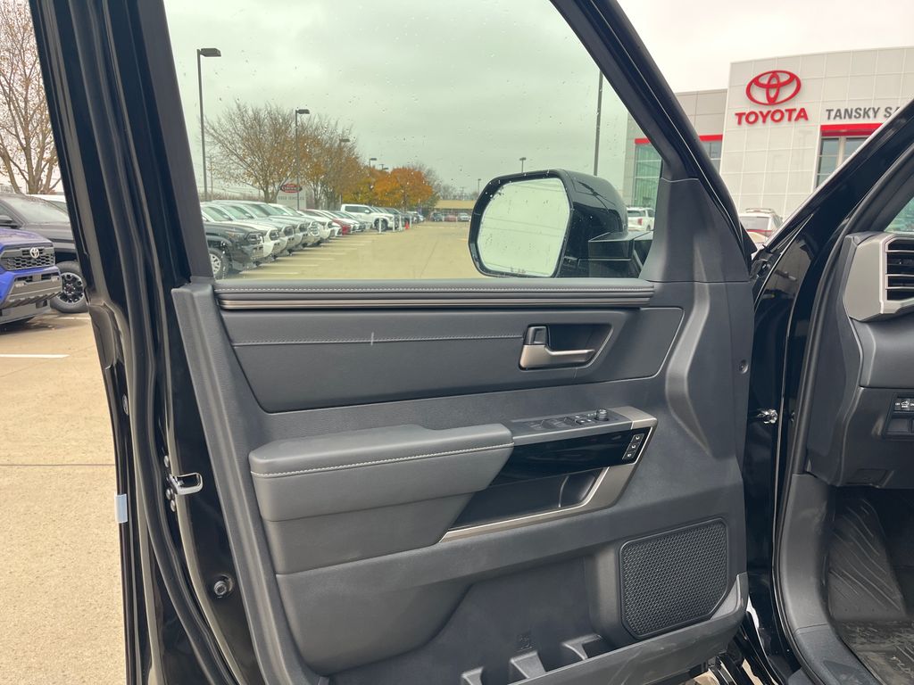 2026 Toyota Tundra 4WD Limited Hybrid Image 26 of 28