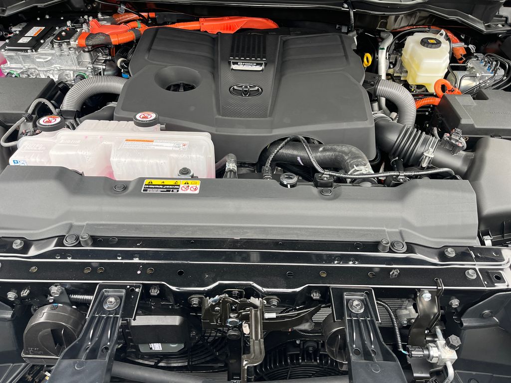 2026 Toyota Tundra 4WD Limited Hybrid Image 9 of 28